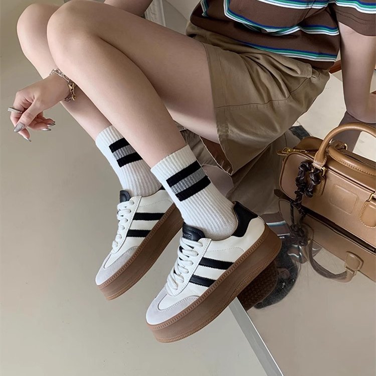 Damen Plateau-Sneaker mit sportlichem Design und breiter Sohle EB