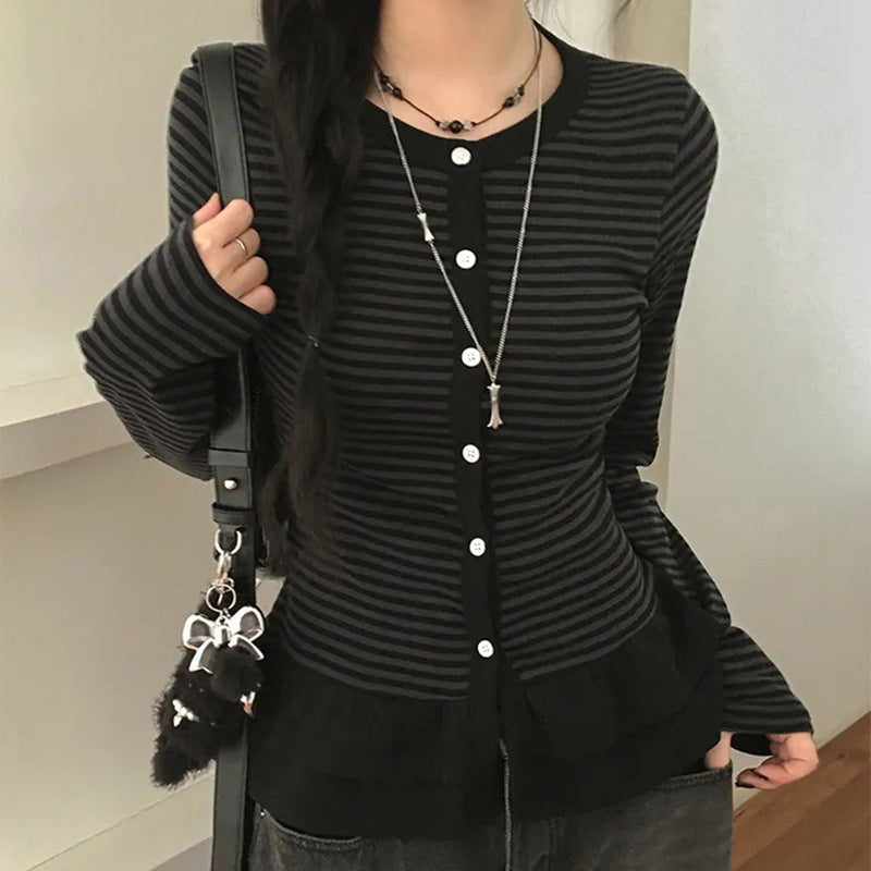 Damen nan feiner Kurzcardigan mit Knopfleiste, Spitzenkragen und welligem Saum EB