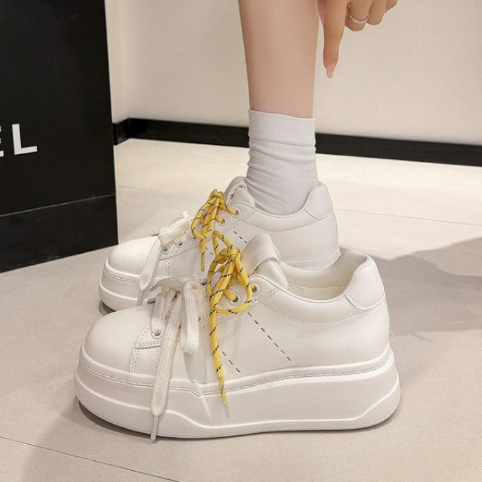 Damen modische Plateau-Sneaker mit unverwechselbarer Schnürung EB