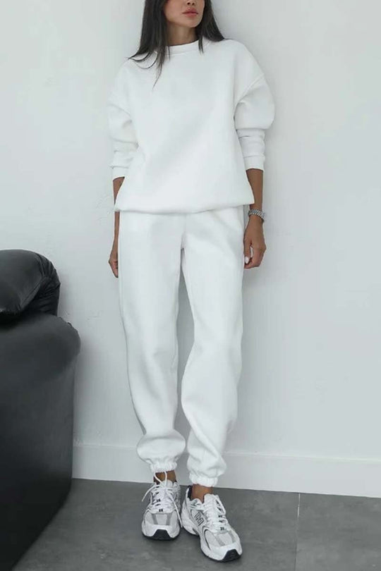 Damen nan minimalistisches Cozy-Set aus schwerer French‑Terry mit weitem Rundhals-Pullover und gerader Jogginghose EB