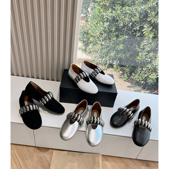 Damen Elegante und geschmackvolle Ballerinas mit modischen Metallakzenten EB