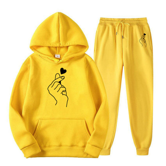 Damen Jogginganzug mit kreativem Herzmotiv und bequemer Passform EB