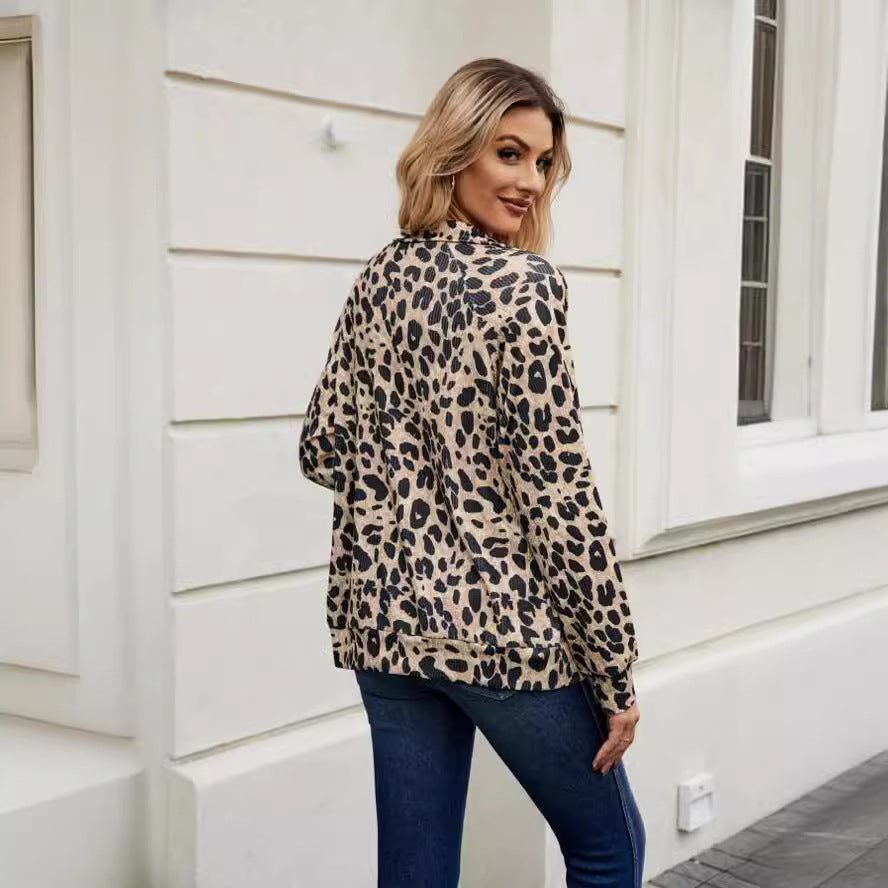 Damen modisches Oberteil mit Leopardenmuster und modernem Kragen EB