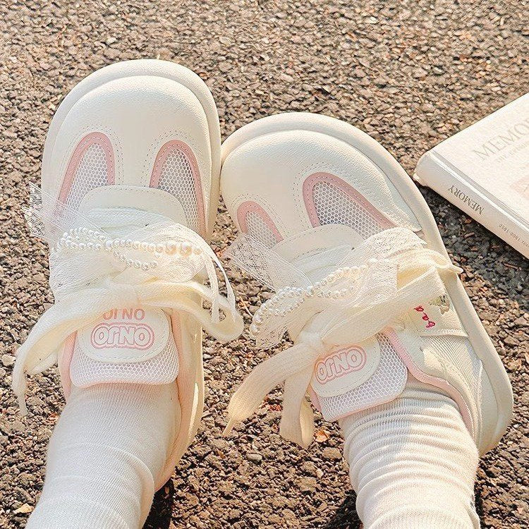 Damen Sportliche Sneaker mit modischem Spitzenelement und atmungsaktiver Oberfläche EB