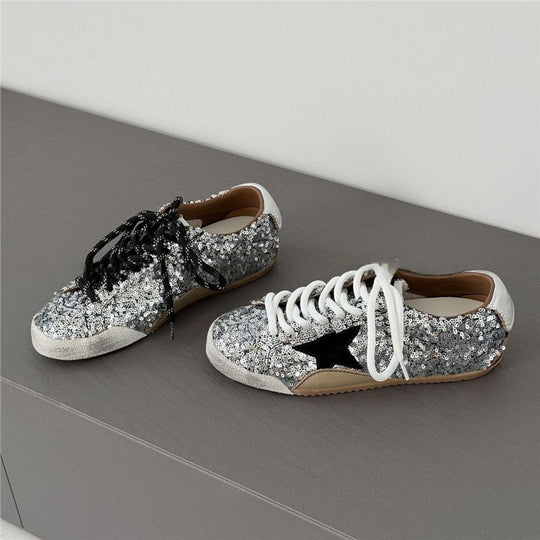 Damen Sneakers mit glitzerndem Design und kontrastierenden Schnürsenkeln EB
