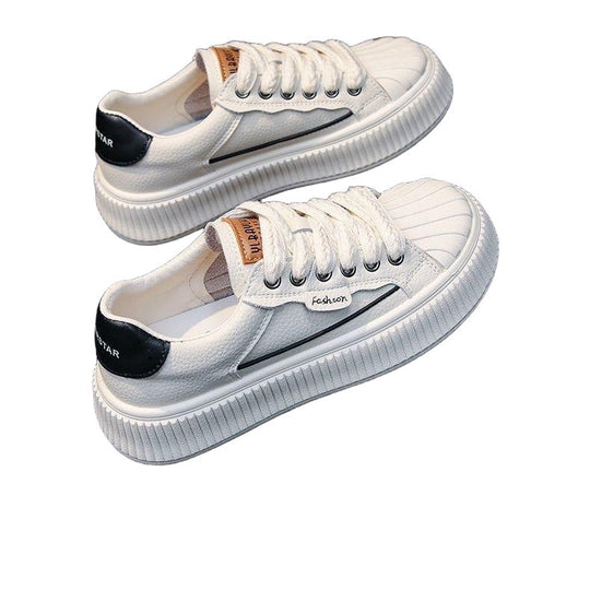 Damen Sportliche Sneakers mit charakteristischem Oberflächen-Design und rutschfester Sohle EB