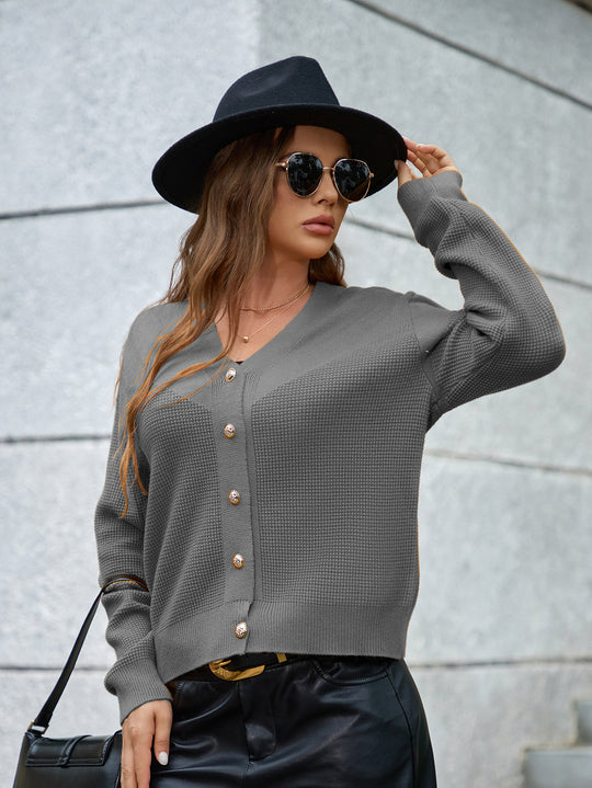 Damen Strickjacke mit Knopfdetails und strukturierter Oberfläche EB
