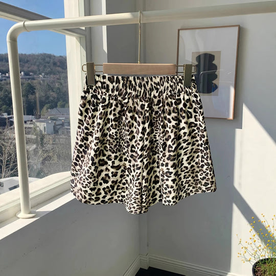 Damen Lockere Leoprint-Strandshorts EB