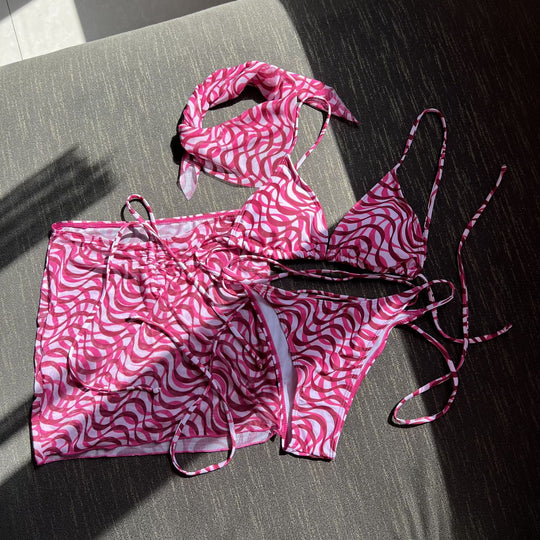 Damen Wickel-Bikini-Set mit floralem Muster und verspieltem Rock EB