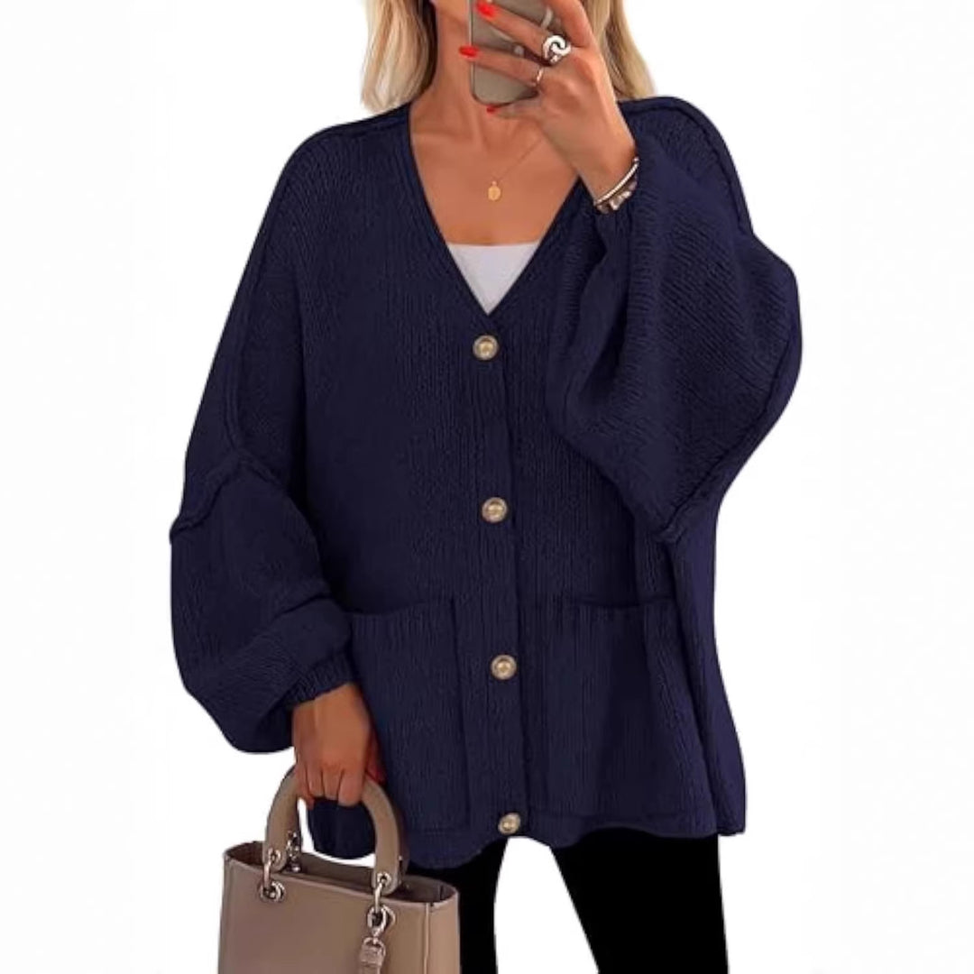 Damen Oversize Strickcardigan mit V-Ausschnitt, goldenen Zierknöpfen und aufgesetzten Taschen EB