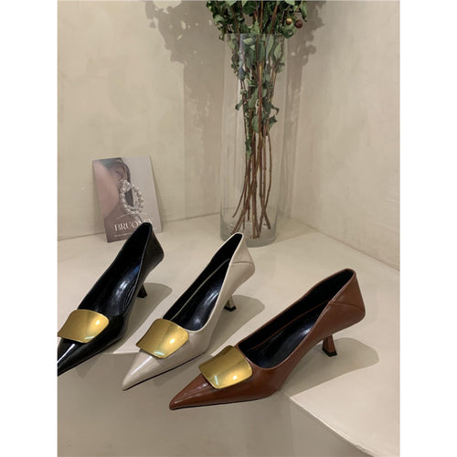Damen spitze Pumps mit metallic-beschichtetem Akzent und disturbierter Absatzhöhe EB