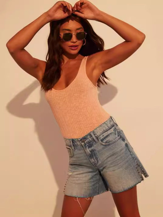 Damen Freizeit Jeans-Shorts mit modischen Nieten und angesagtem Fransen-Saum EB