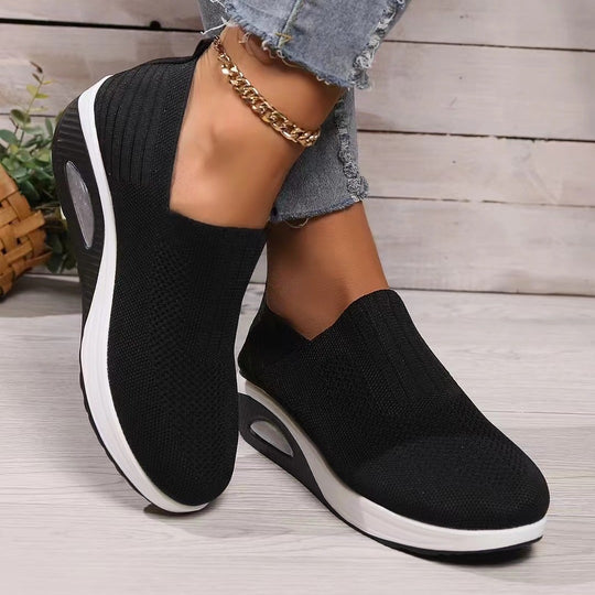 Damen Sportliche Slip-On Sneakers mit atmungsaktiver Oberstruktur EB