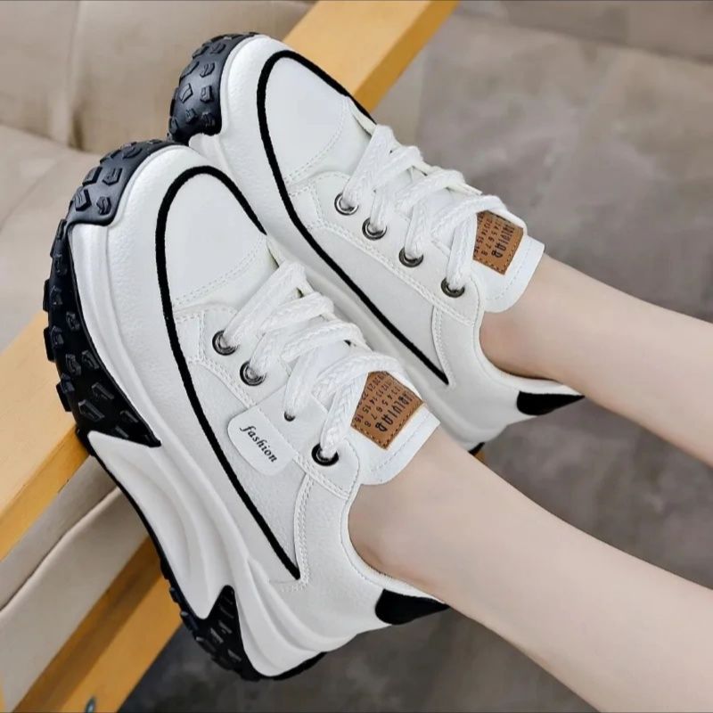 Damen Sportliche Sneaker mit rutschfester Sohle und verstärktem Komfort EB