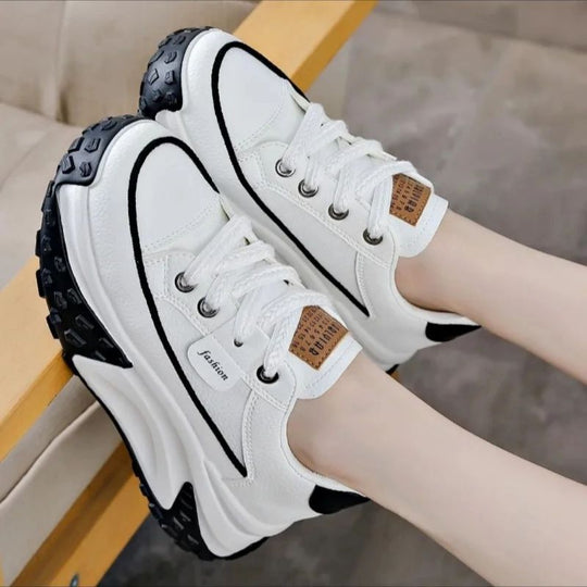 Damen Sportliche Sneaker mit rutschfester Sohle und verstärktem Komfort EB