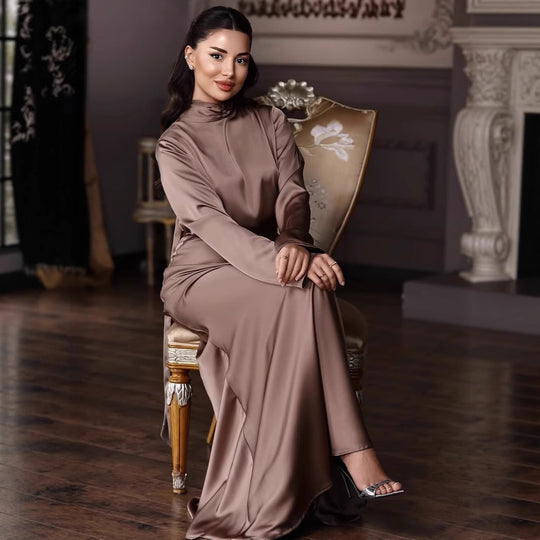 Damen Elegantes bodenlanges Kleid mit hochgeschlossenem Kragen und fließendem Schnitt EB