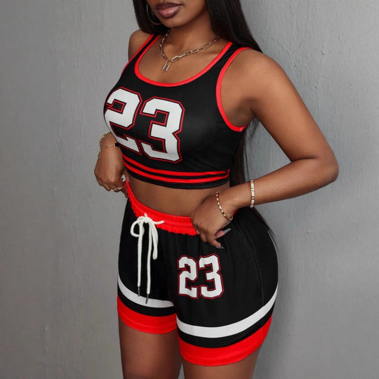 Damen Sportliches Freizeit-Outfit mit Crop-Top und Shorts EB