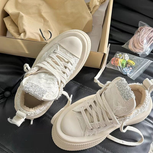 Damen Sneakers mit glitzernden Applikationen und hochgezogenem Plateau EB