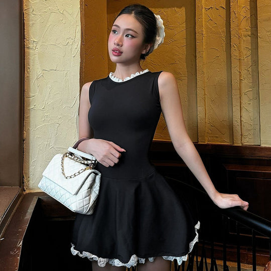 Damen Elegantes Plissiertes Mini-Kleid mit Spitzenrand EB