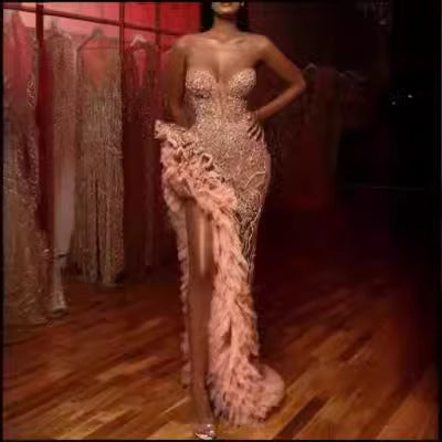 Damen Figurbetontes Abendkleid mit schimmernden Perlen und Rüschendetails EB