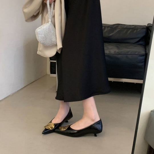 Damen elegante spitze Slipper mit auffälliger Metallapplikation EB
