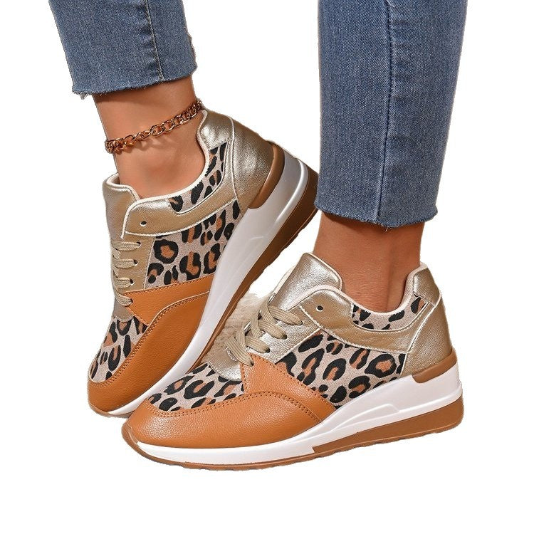 Damen  stilvolle Plateau-Sneaker mit Leopardenmuster, gepolsterter Komfortinnensohle und glänzenden Einsätzen EB
