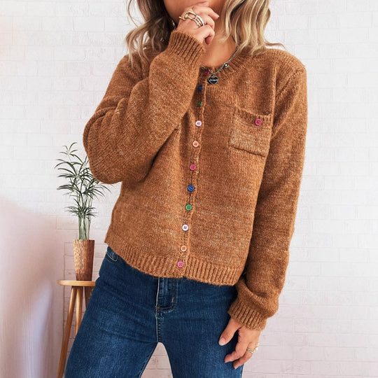Damen Strickjacke mit bunten Knopfdetails und praktischen Taschen EB