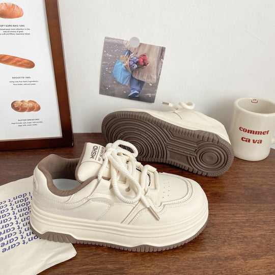 Damen Sportliche Sneakers mit stabiler Sohle und atmungsaktiver Oberflächenstruktur EB