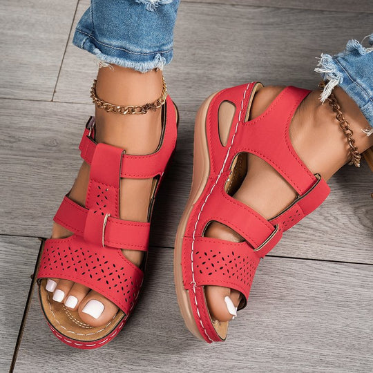 Damen Komfortable Sandalen mit atmungsaktiven Cut-Outs und verstellbaren Riemen EB