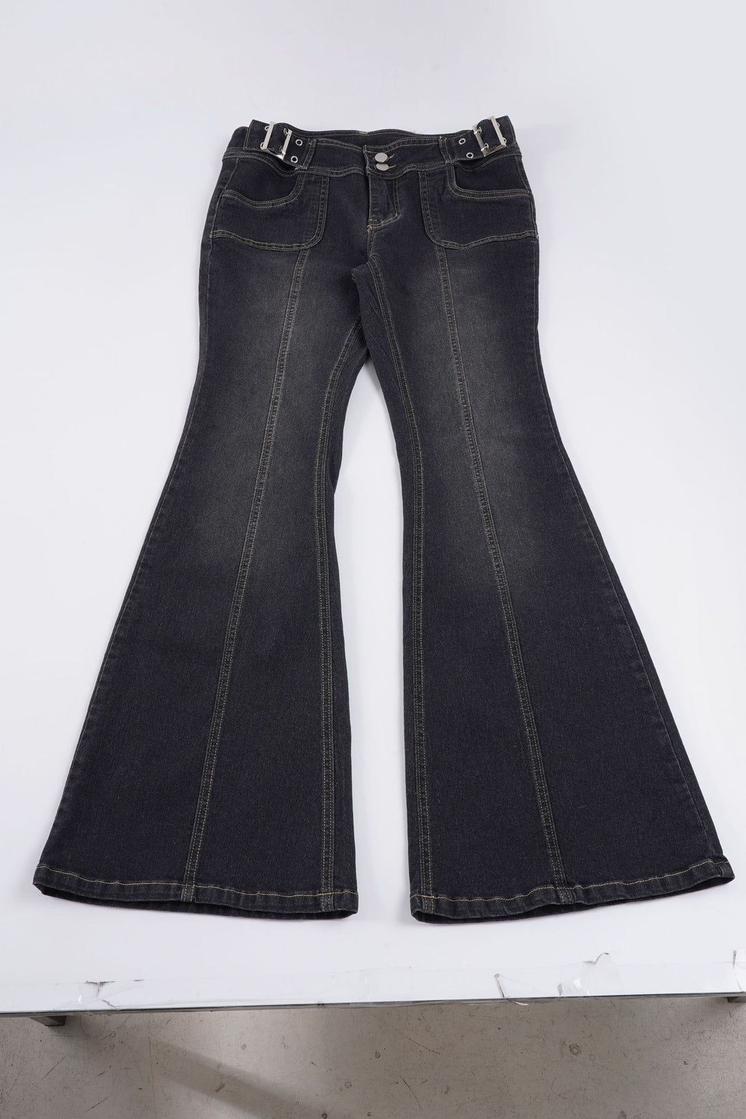 Damen Flared Jeans mit modischen Steppnähten und anpassbarem Bund EB