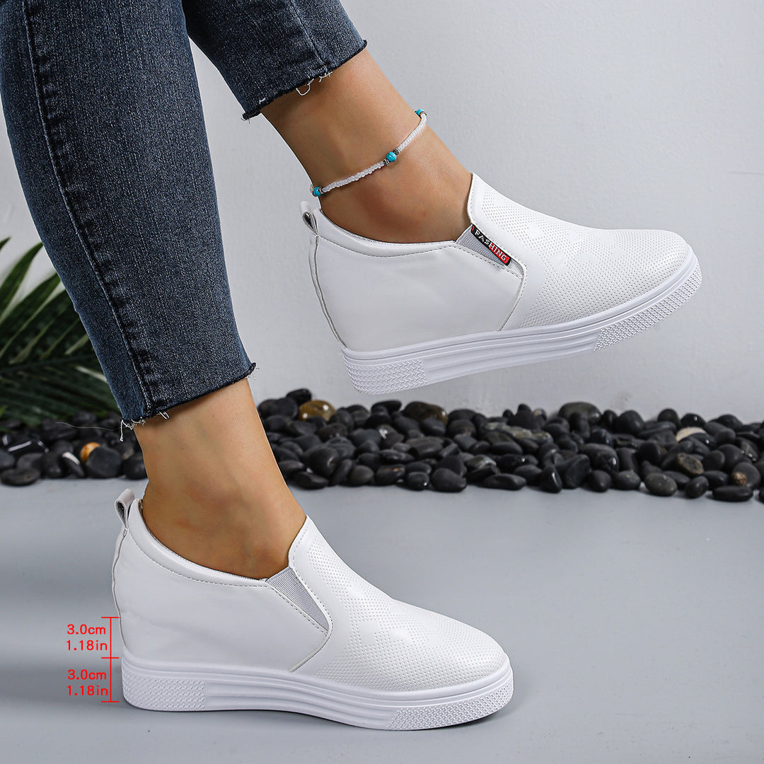 Damen Slip-On Sneakers mit atmungsaktiver Oberflächenstruktur und rutschfester Sohle EB