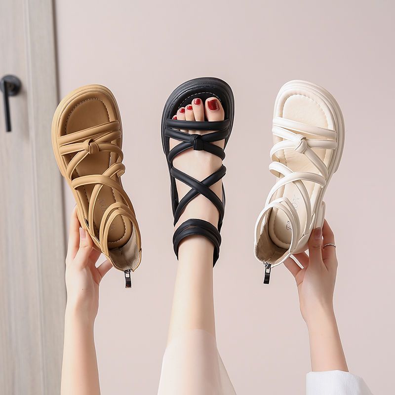Damen Modische Sandalen mit innovativem Riemchen-Design EB