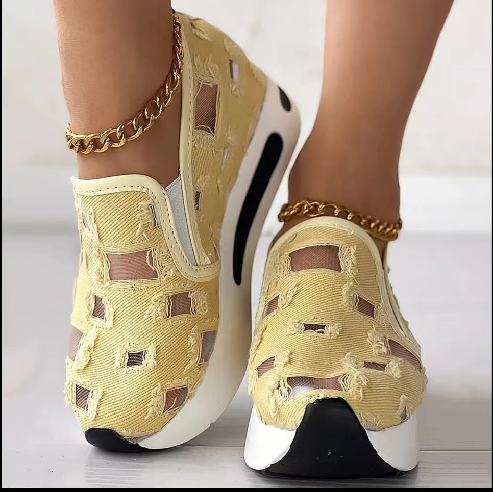 Damen Atmungsaktive Slip-On Sneakers mit modischem Lochdesign EB