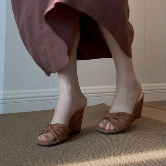 Damen Wedgesandalen mit dekorativem Kreuzband EB