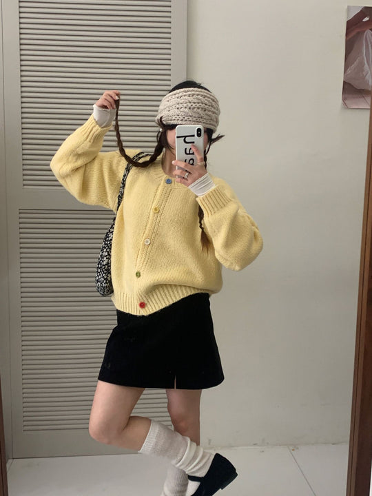Damen Kuschelige Strickjacke mit bunten Knöpfen und lockerer Passform EB