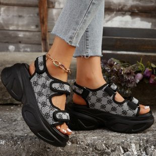 Damen Wedge-Sandalen mit modischen Klettverschluss und trendiger Profilsohle EB