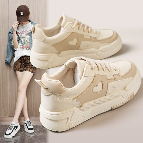 Damen modische Sneaker mit herzförmiger Applikation und robustem Sohlendesign EB