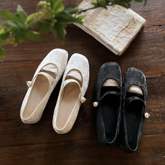 Damen Ballerinas mit eleganter Schnallenapplikation und floralem Design EB