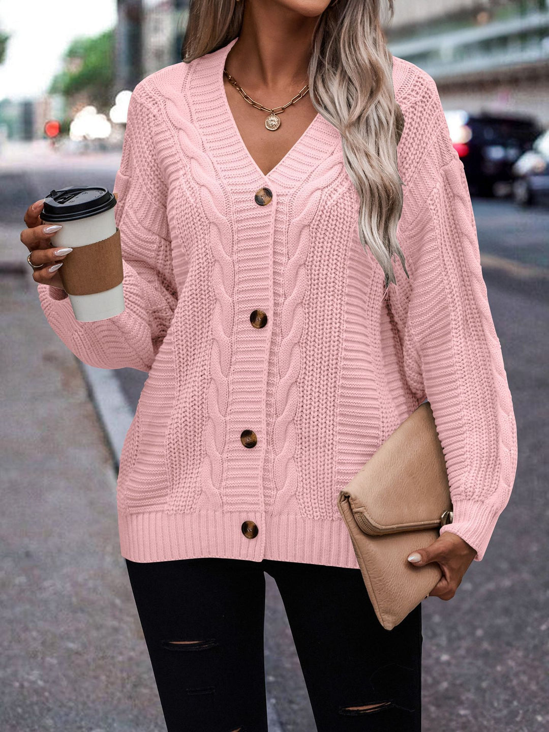 Damen modischer Strickcardigan mit Zopfmuster und Knopfdetail EB