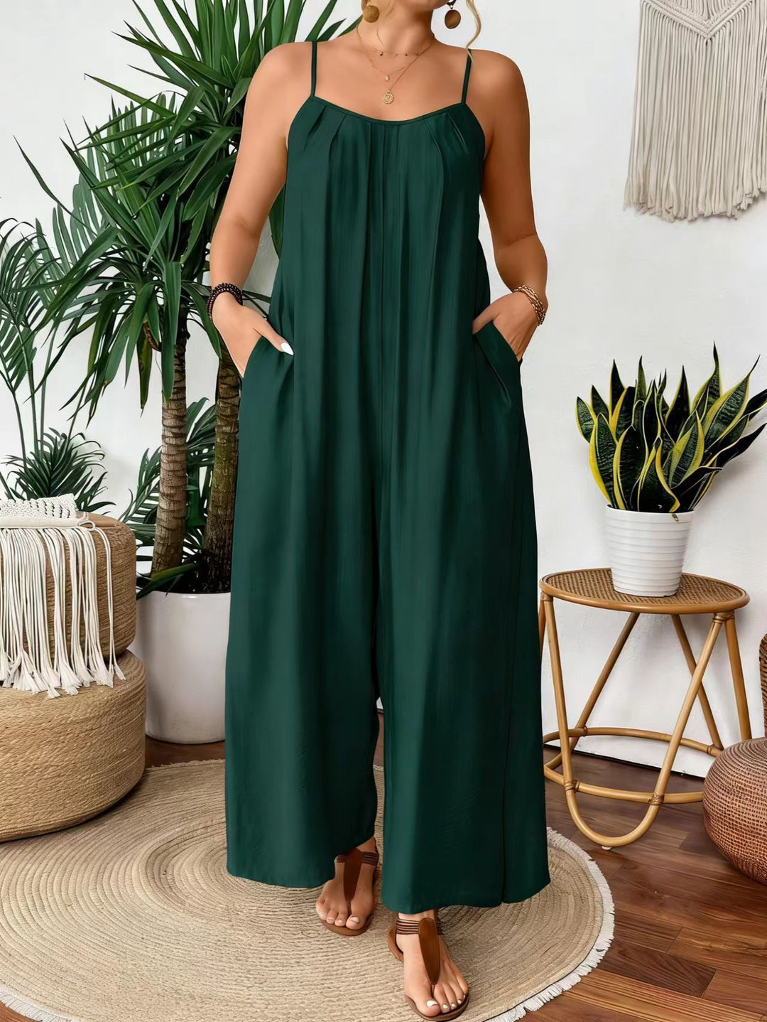 Damen luftiger Jumpsuit mit schmalen Spaghettiträgern und seitlichen Taschen EB