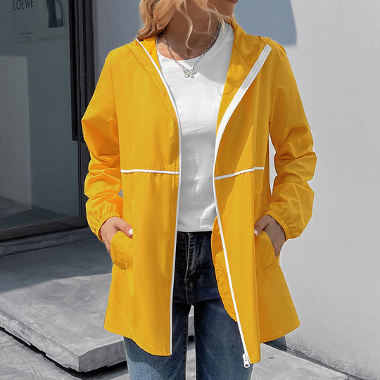 Damen leichte Regenjacke mit praktischer Kapuze und seitlichen Taschen EB