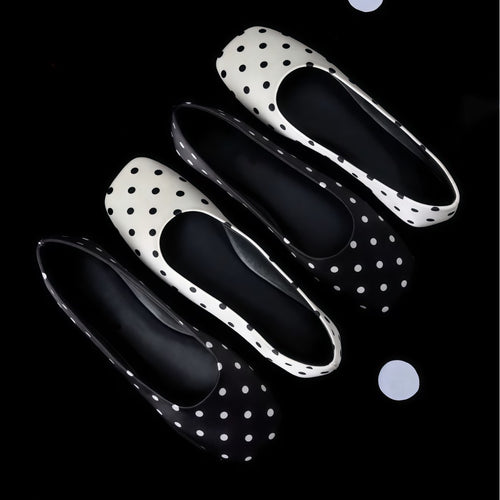 Damen Ballerinas mit quadratischer Zehenform und glänzender Oberfläche EB