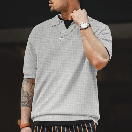 Herren Kurzarm Polohemd mit strukturiertem Design und modernem V-Ausschnitt EB