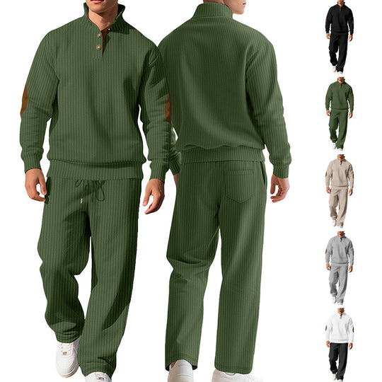 Herren nan feiner Rippstrickpullover mit halber Knopfleiste hohem Stehkragen und kontrastierendem Suedine-Ellbogenbesatz EB