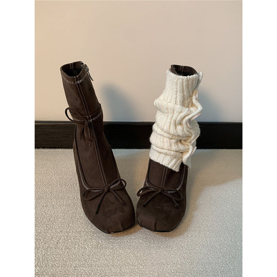 Damen Ballerina‑inspirierte Ankle‑Heels mit gerafftem Schaft und sculpted Blockabsatz EB