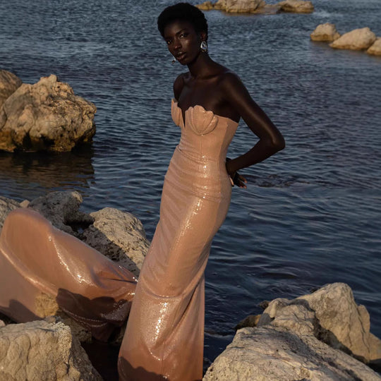 Damen figurbetontes Abendkleid mit herzförmigem Ausschnitt und eleganten Details EB