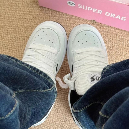 Damen Sportliche Sneaker mit atmungsaktiven Mesh-Einsätzen und griffiger Sohle EB