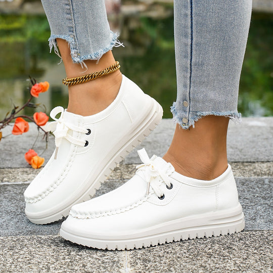 Damen Freizeit-Sneaker mit kunstlederner Optik und rutschfester Sohle EB
