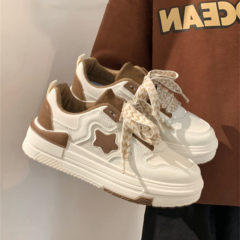 Damen sportive Sneakers mit rutschfester Sohle und auffälligem Schnürdesign EB