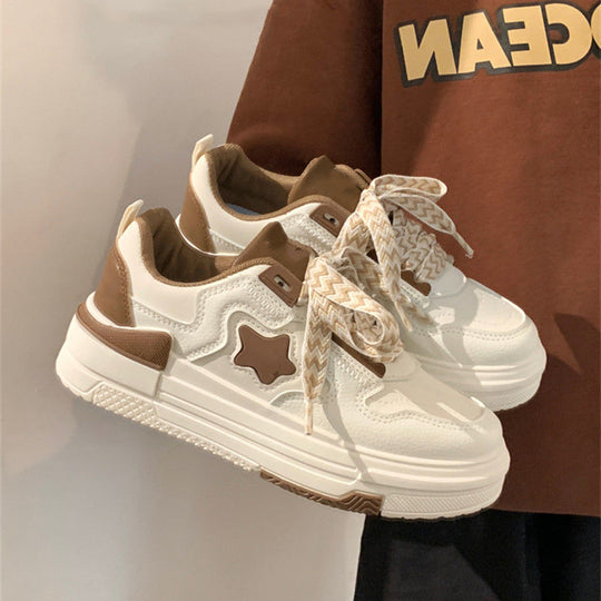 Damen sportive Sneakers mit rutschfester Sohle und auffälligem Schnürdesign EB